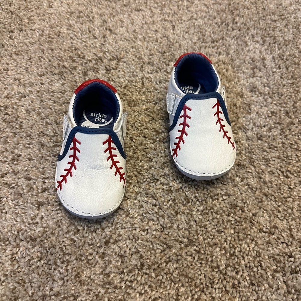 Stride rite baseball shoes